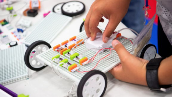 Students Create with Little Bits